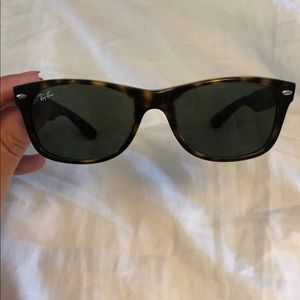 SOLD Ray bans new wayfarer sunglasses